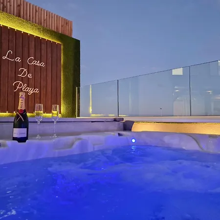 La Casa De Playa Holiday home *